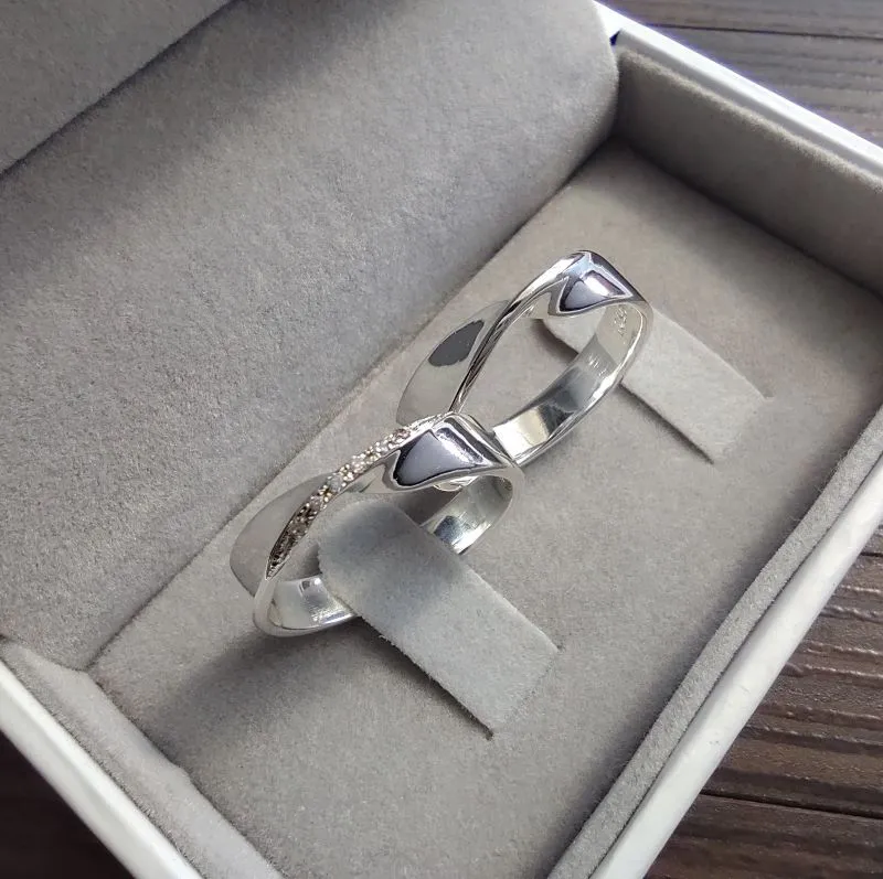 Par de Alianças 4mm Infinit linha diamantada
