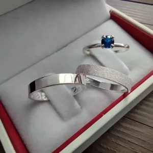 Par de Alianças 4mm Polida e Diamantada + Anél sólitario personalizado