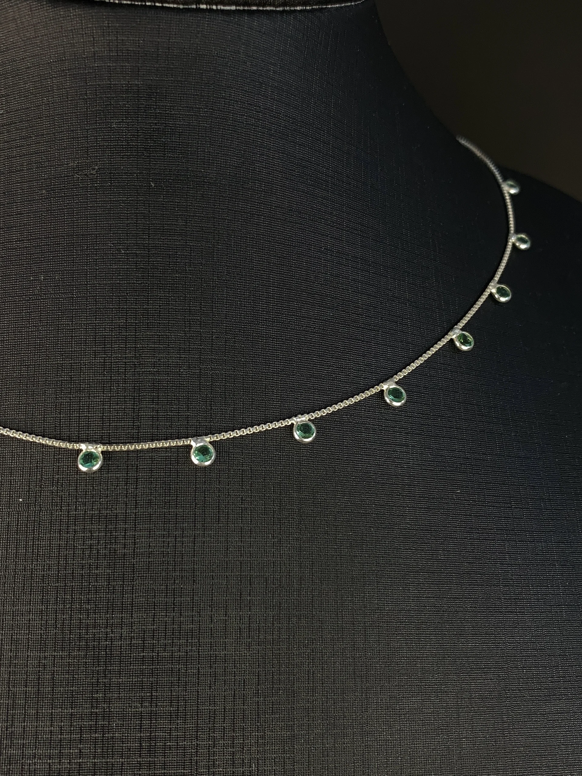 Colar modelo "Choker com Pedras Esmeralda"-(40cm) - Imagem 2