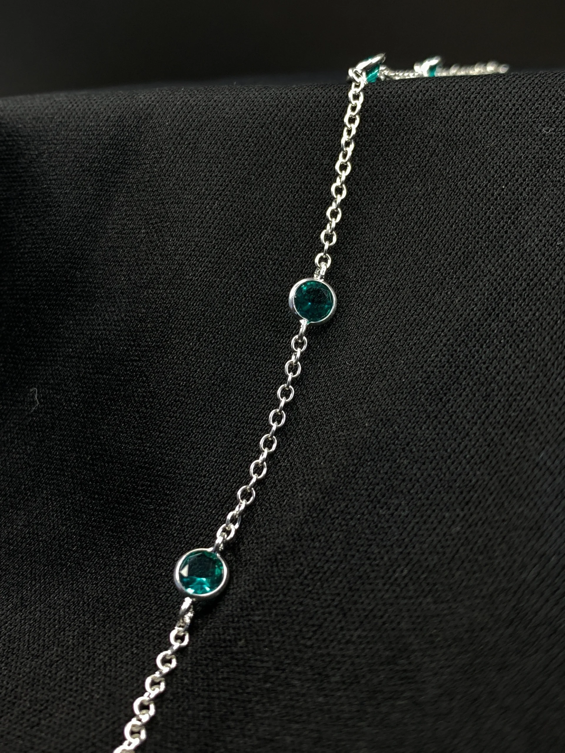 Pulseira modelo "Pedras Verde Esmeralda" - Imagem 2