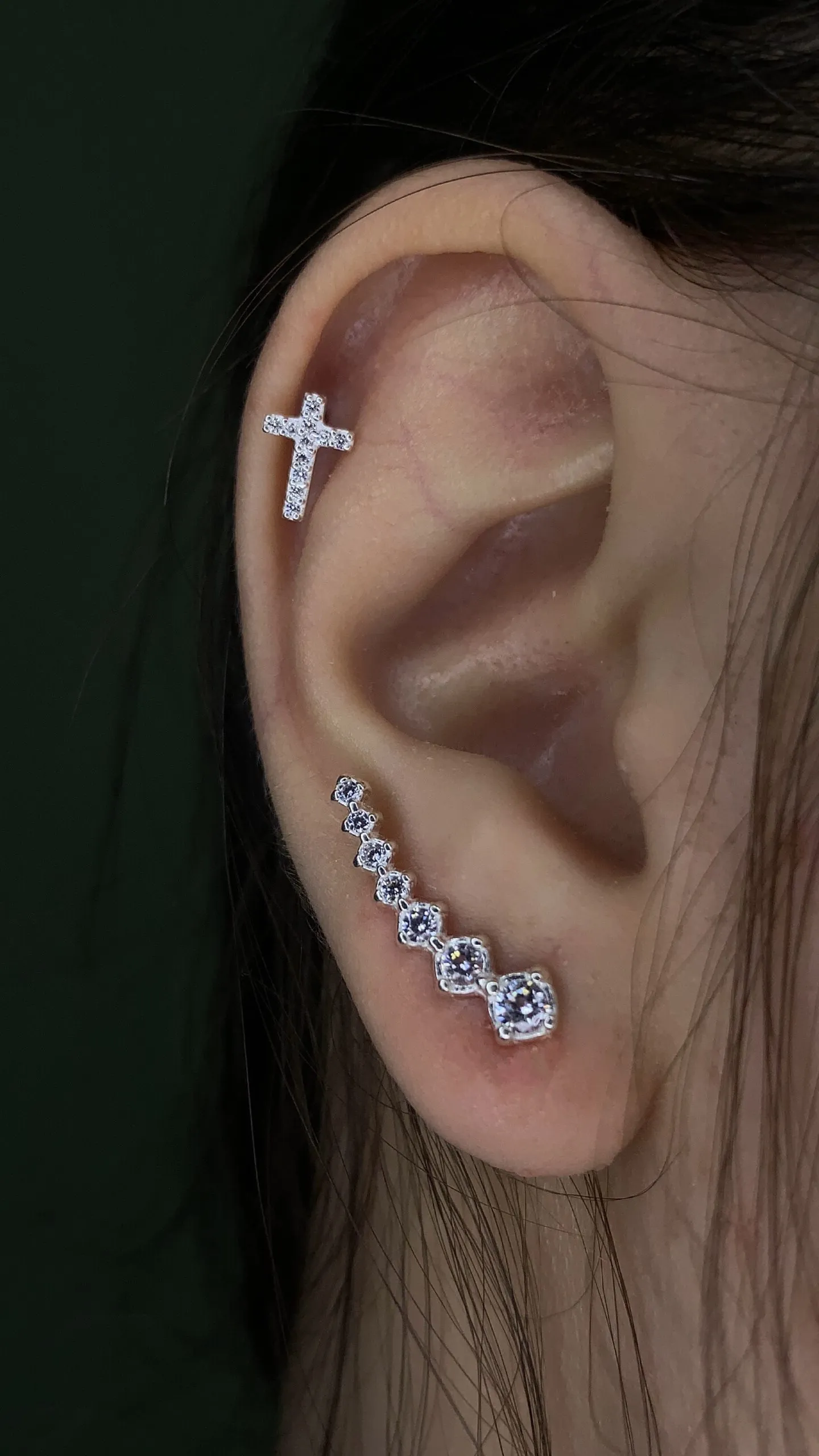 Brinco modelo "Ear Cuff Longo"