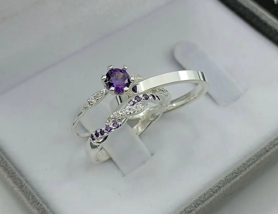 Par de Alianças Lisa + Torcida cravejada (roxo) + anel solitário personalizado (roxo) - Imagem 2
